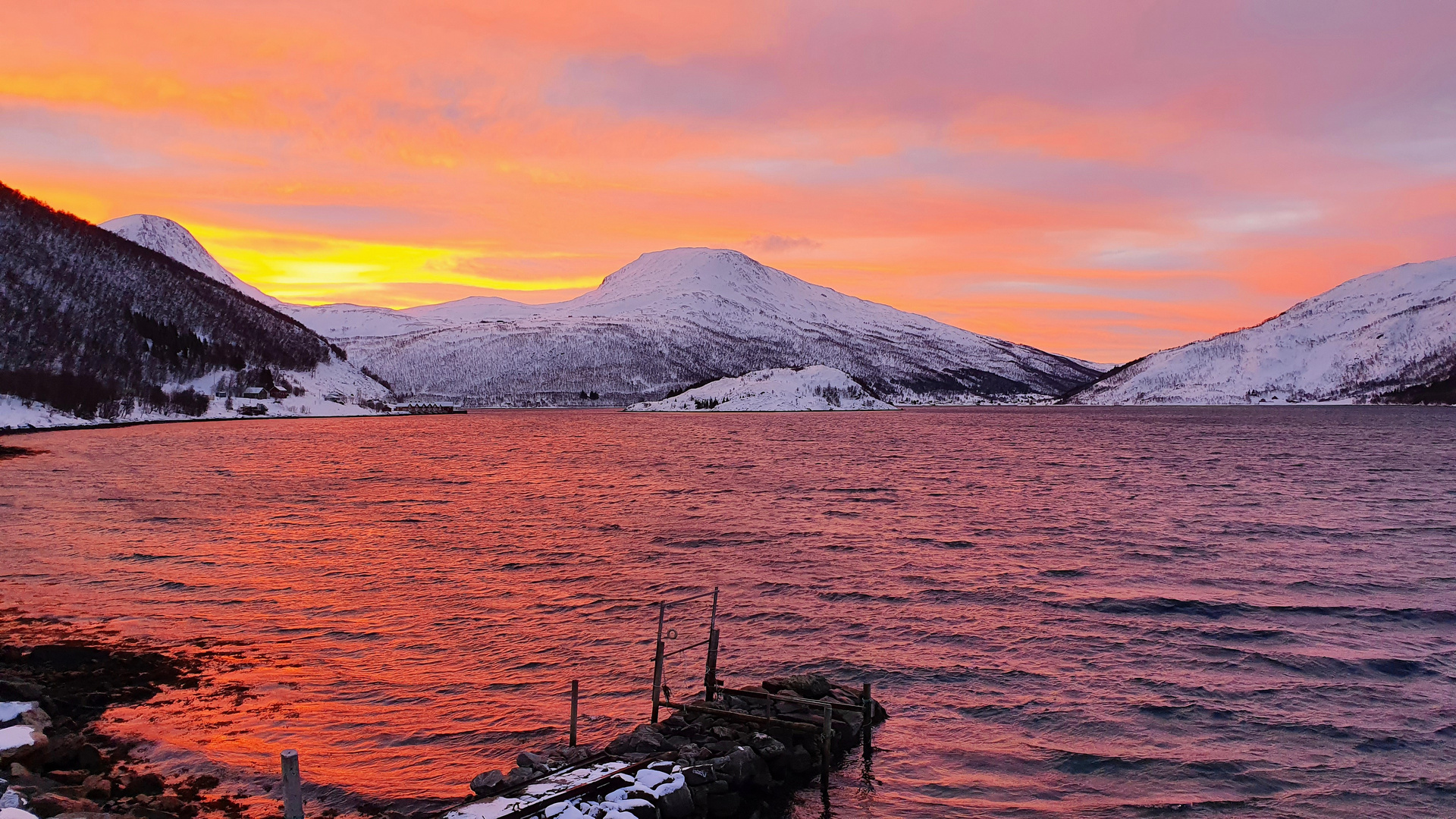 Sonnenaufgang am Kattfjord