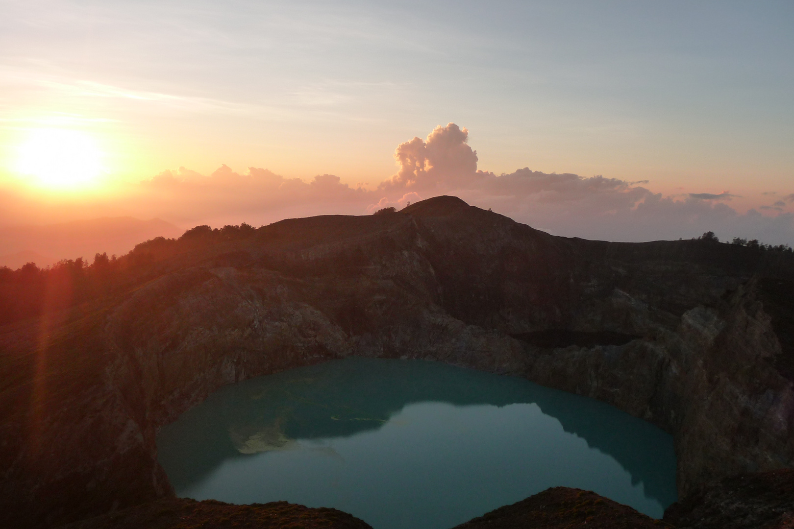 Sonnenaufgang am Kelimutu