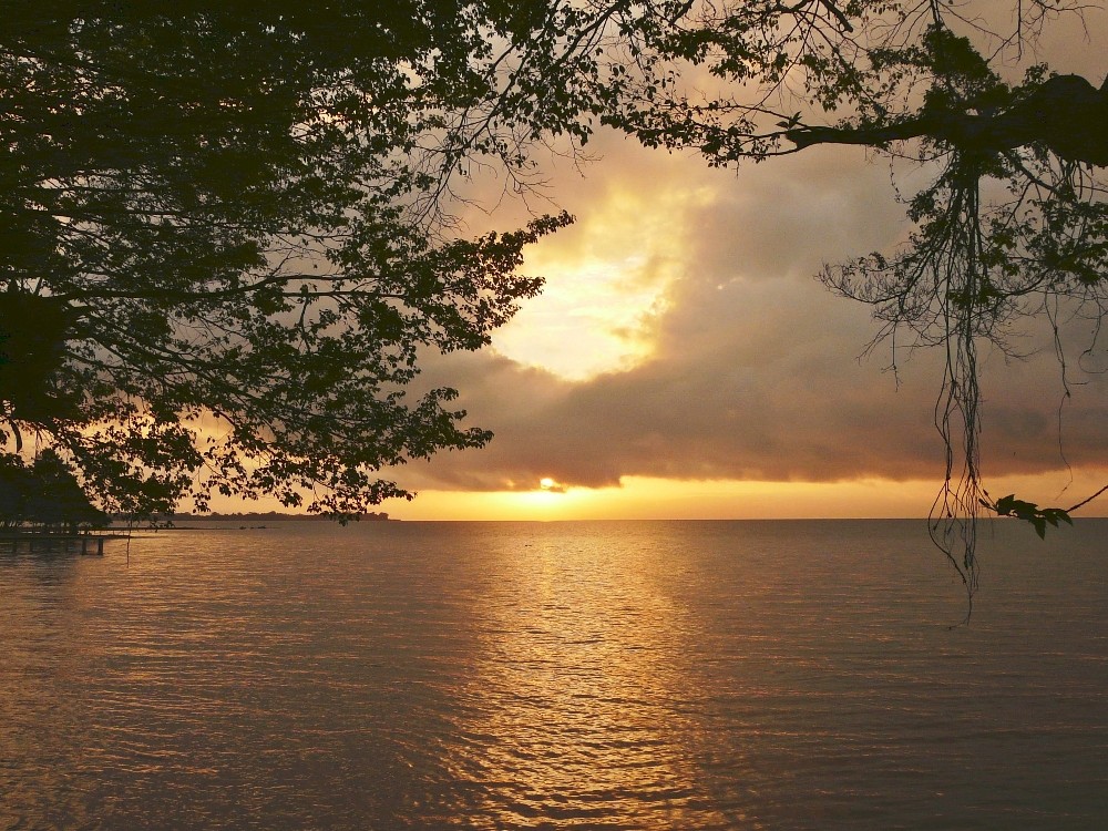 Sonnenaufgang am Lago Itzabal