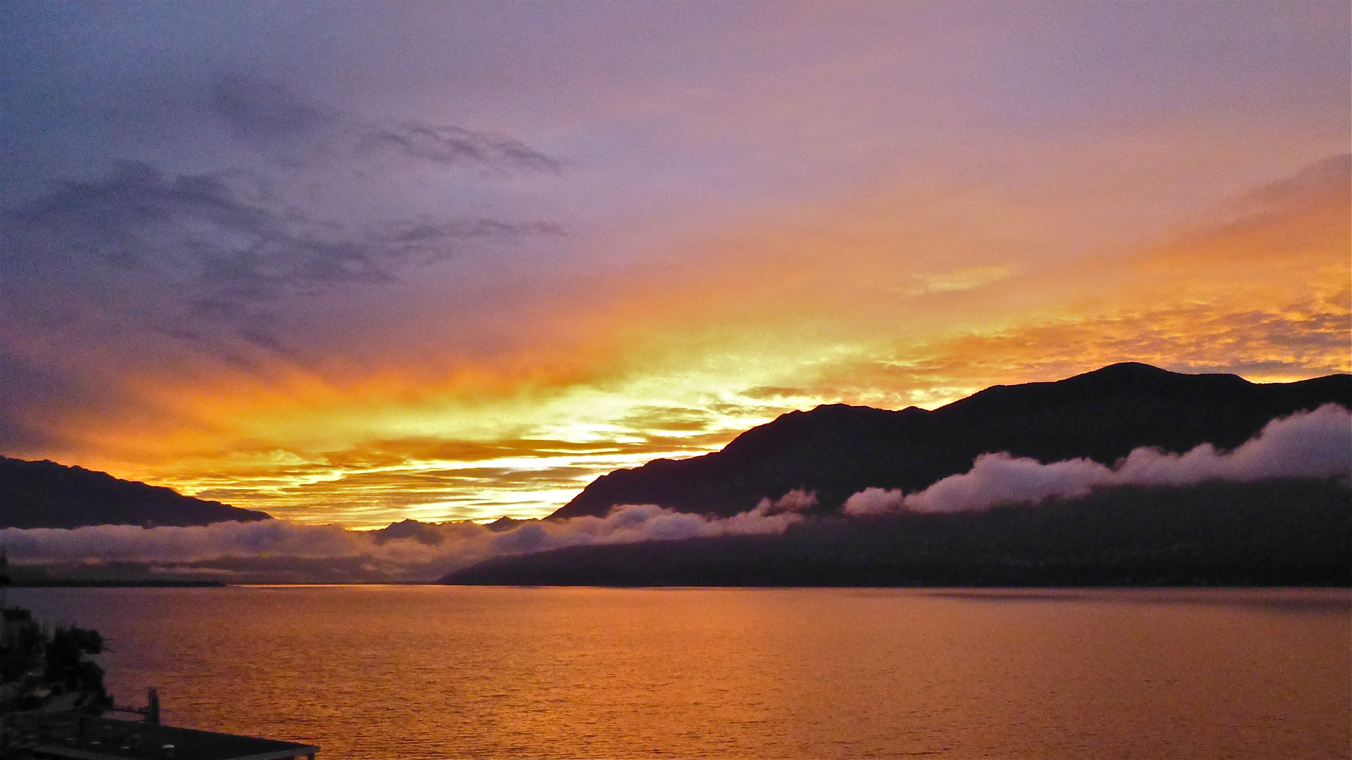 Sonnenaufgang am Lago Maggiore