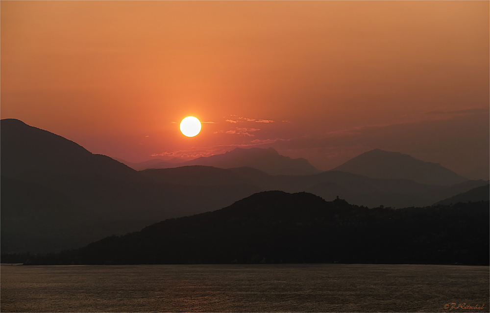 Sonnenaufgang am Lago Maggiore II