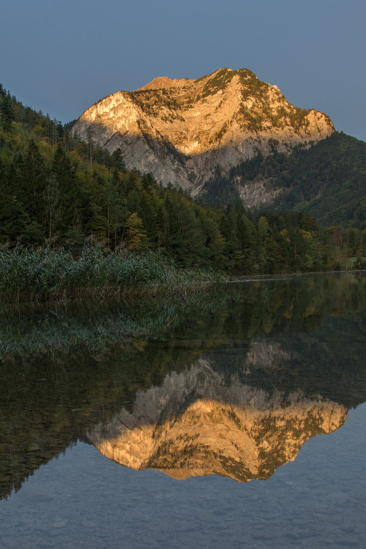 Sonnenaufgang am Langbathsee