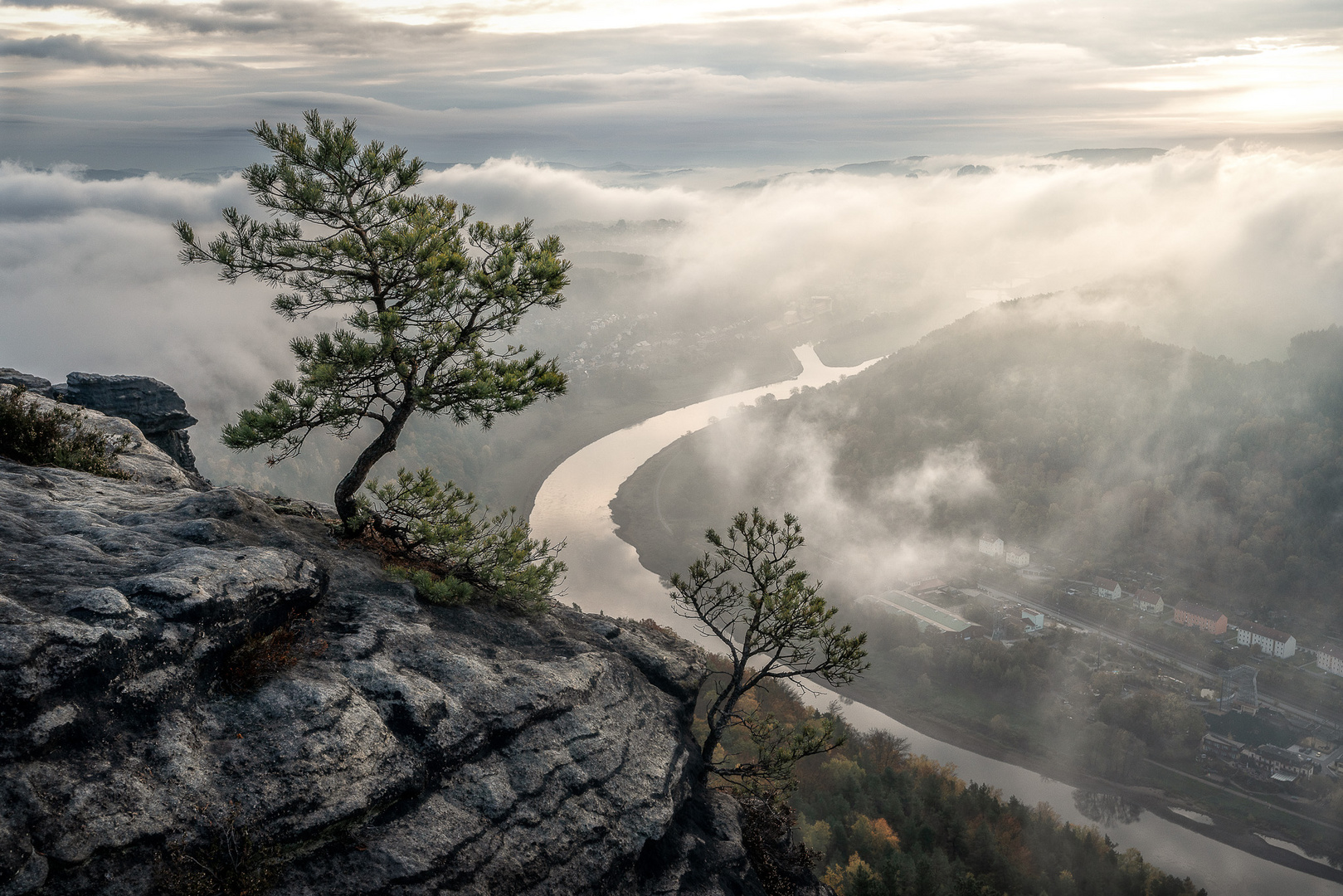 Sonnenaufgang am Lilienstein in der Sächsischen Schweiz