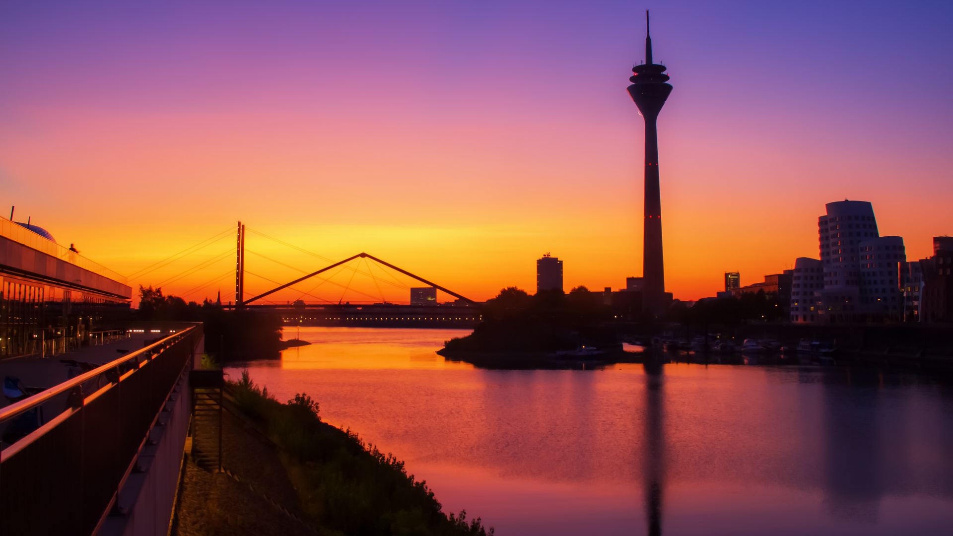 Sonnenaufgang am Medienhafen 2