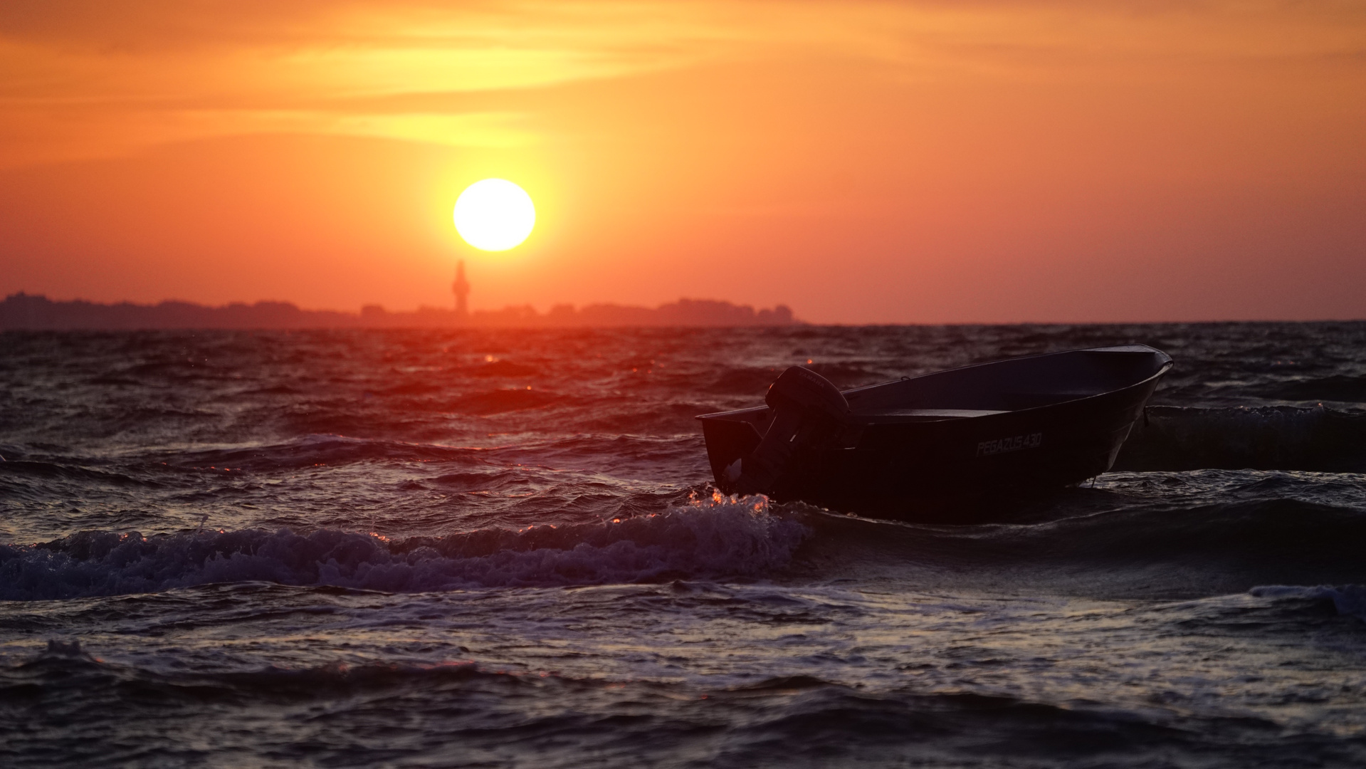 Sonnenaufgang am Meer 