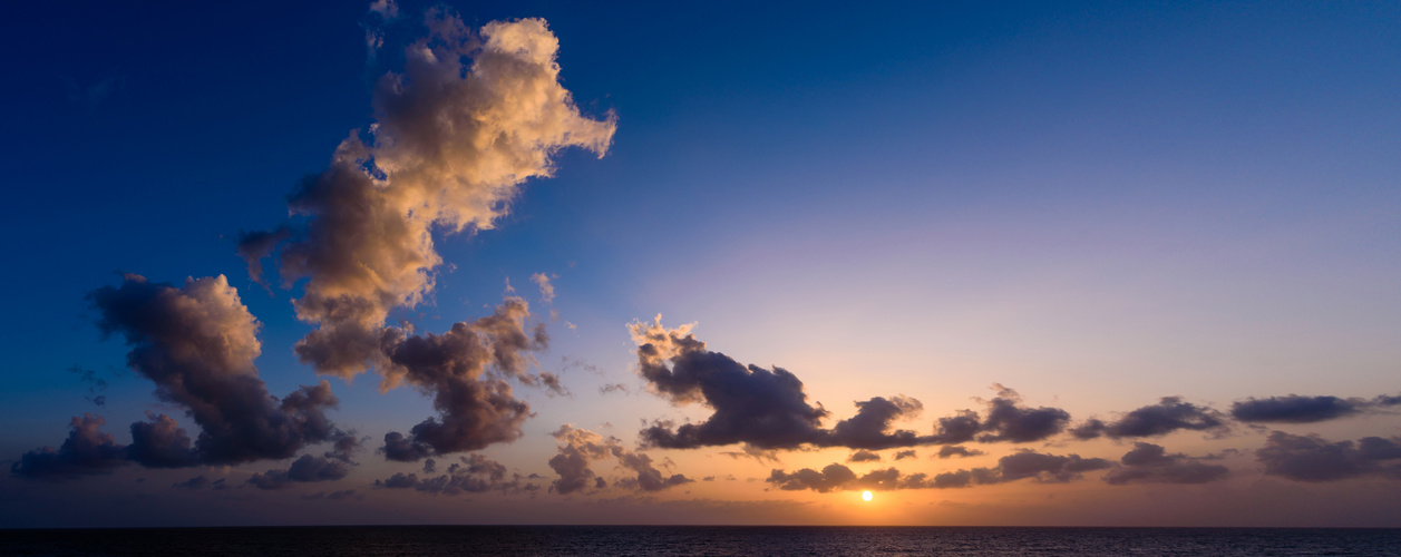 Sonnenaufgang am Meer