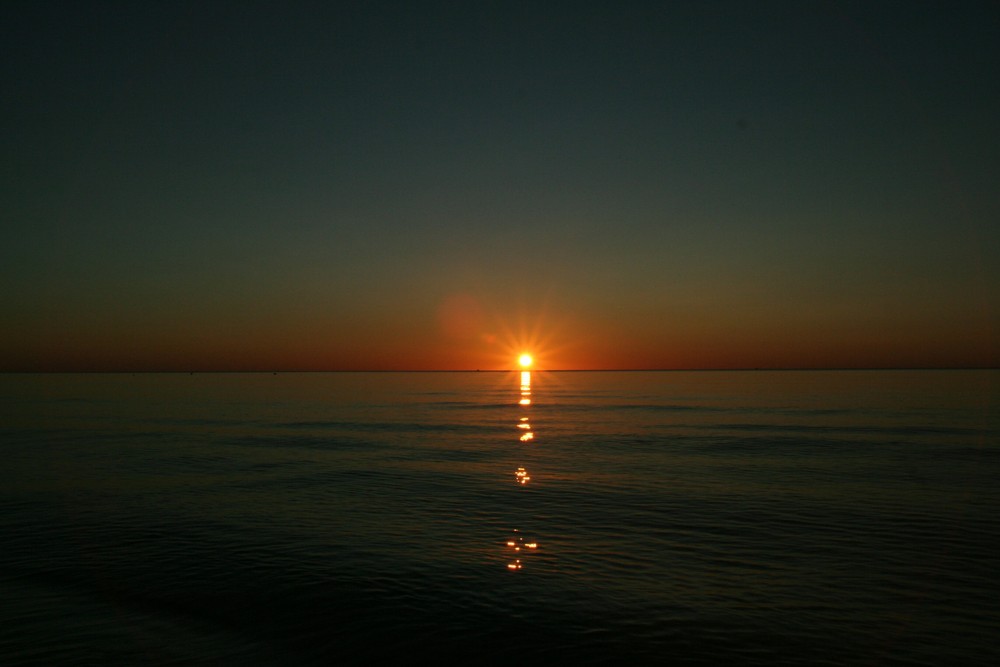 Sonnenaufgang am Meer