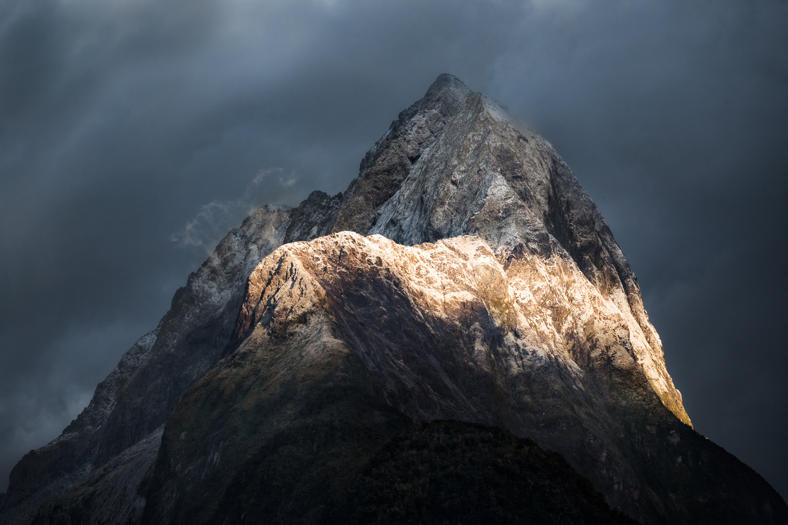 Sonnenaufgang am Mitre Peak 