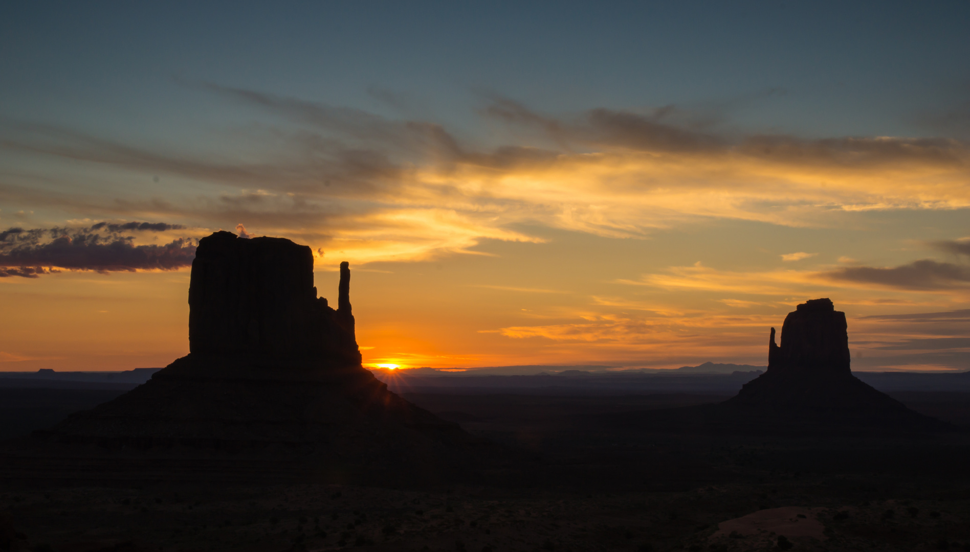 Sonnenaufgang am Monument Valley