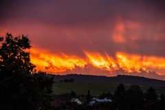 Sonnenaufgang am Morgen nach dem Gewitter