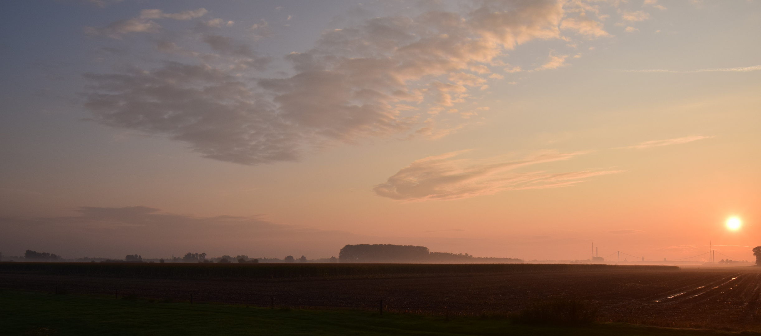 Sonnenaufgang am Niederrhein