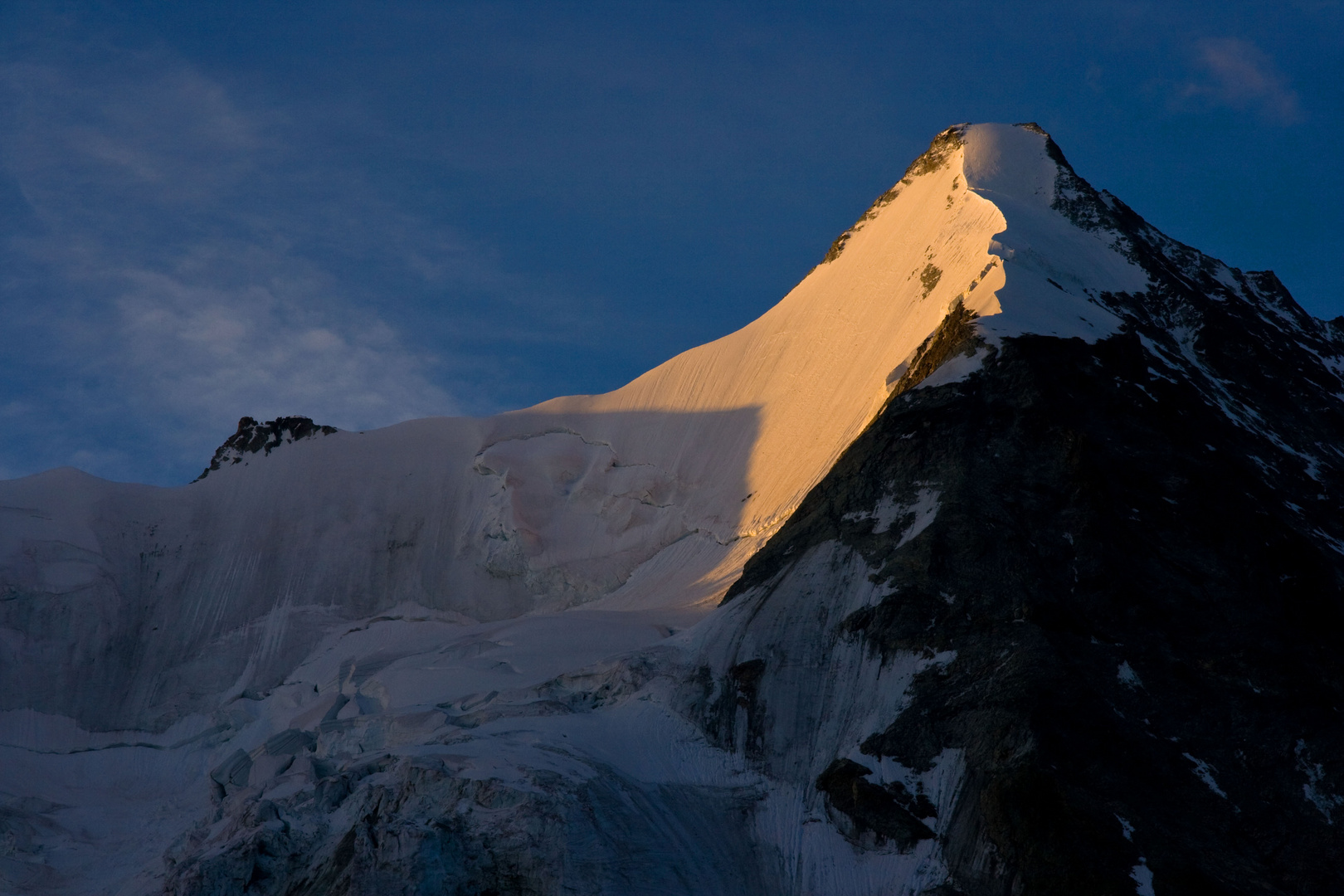 Sonnenaufgang am Obergabelhorn (4063 m) im Wallis