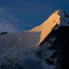 Sonnenaufgang am Obergabelhorn (4063 m) im Wallis