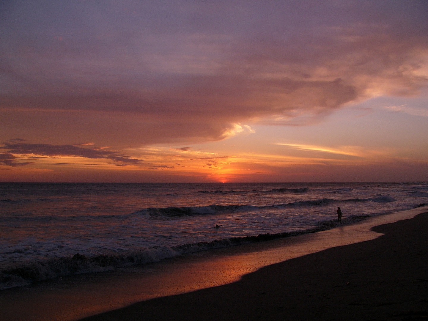 Sonnenaufgang am pazifischen Strand