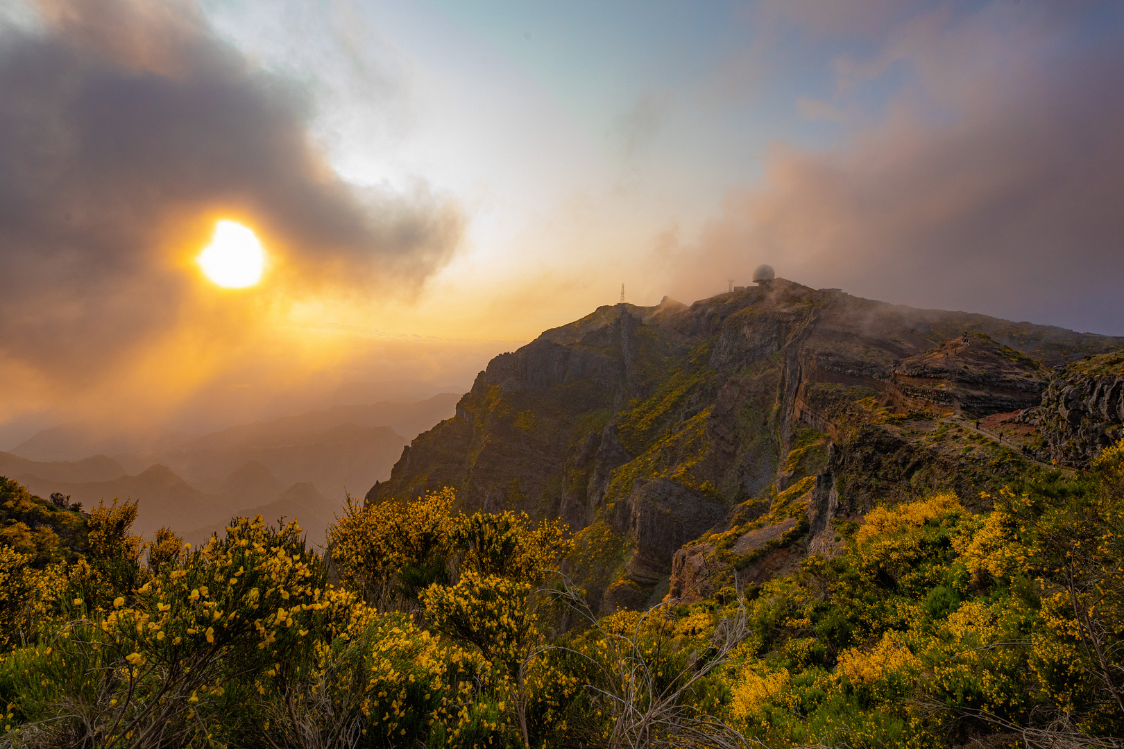 Sonnenaufgang am Pico Areiro II