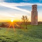 Sonnenaufgang am Plompe Toren in Koudekerke auf Schouwen-Duiveland in Zeeland.