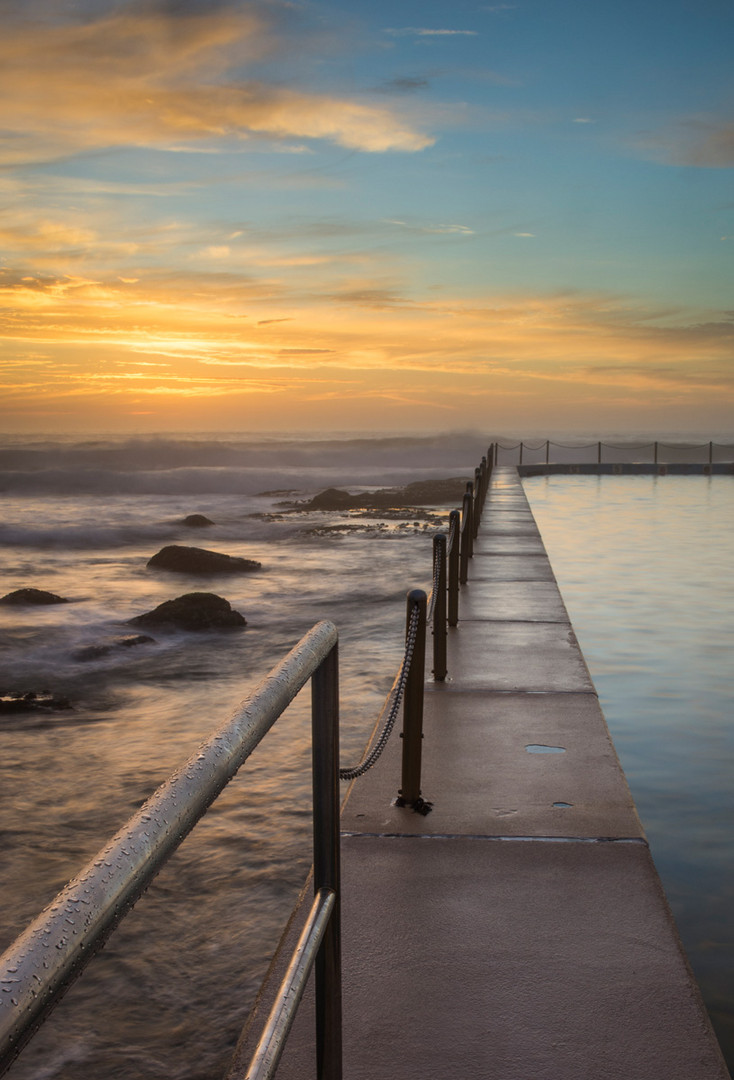 Sonnenaufgang am Pool