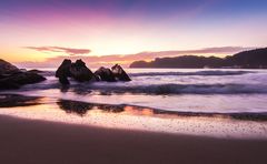 Sonnenaufgang am Praia de Cabeçudas, Brasil SC