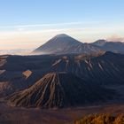 Sonnenaufgang am Rand der Caldera