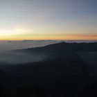 Sonnenaufgang am Rand der Caldera II