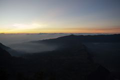 Sonnenaufgang am Rand der Caldera II