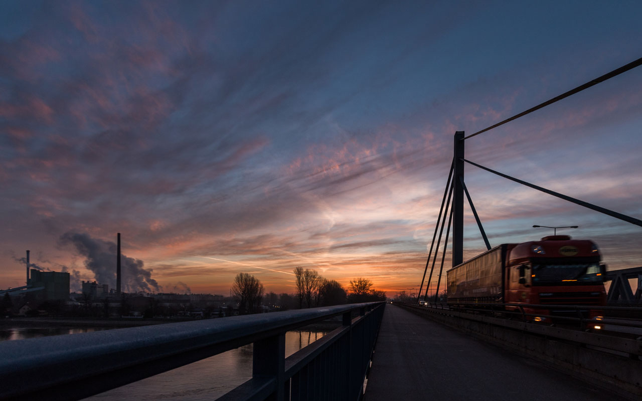 Sonnenaufgang am Rhein