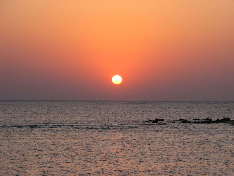 Sonnenaufgang am roten Meer