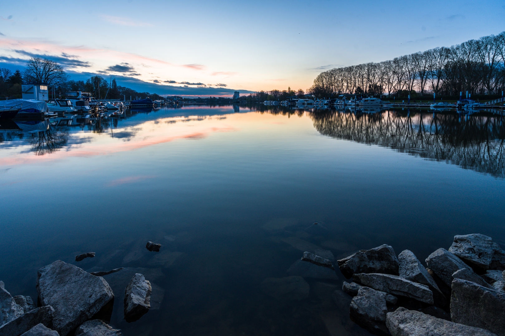 Sonnenaufgang am Schiersteiner Hafen