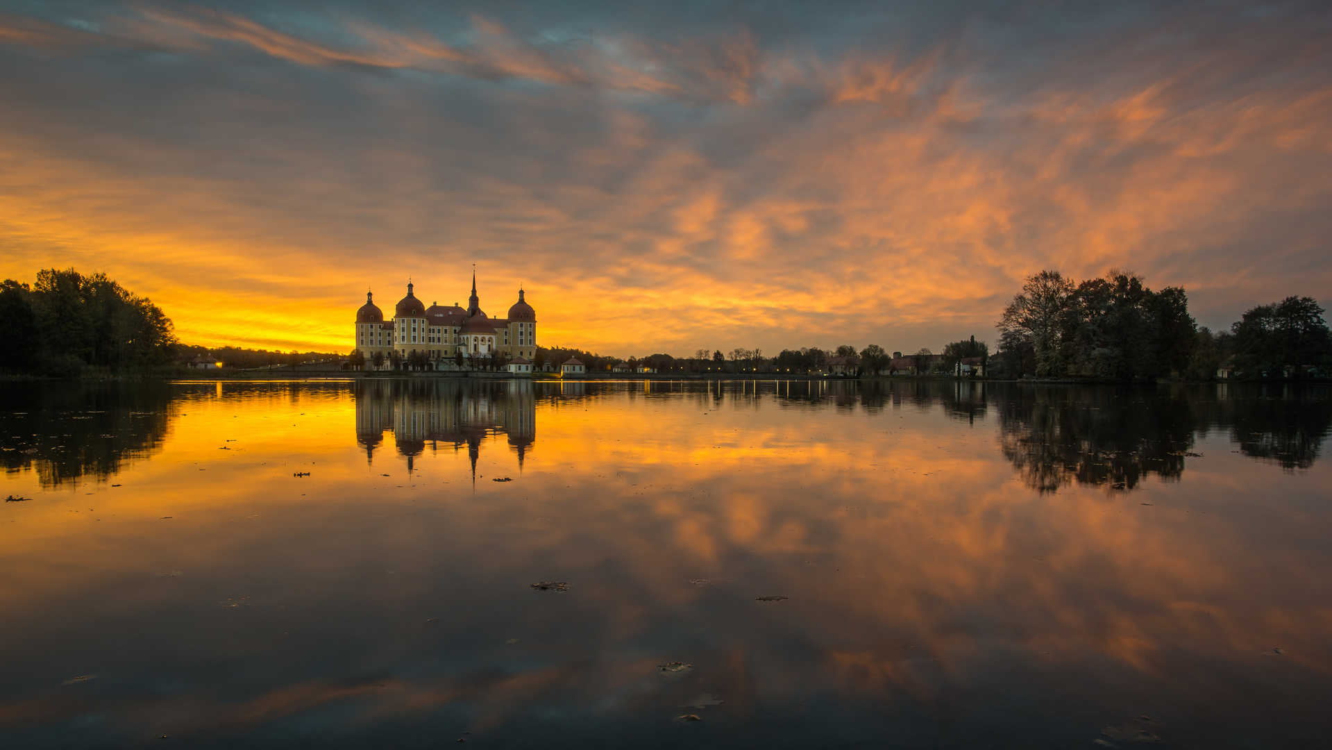 Sonnenaufgang am Schloss Moritzburg