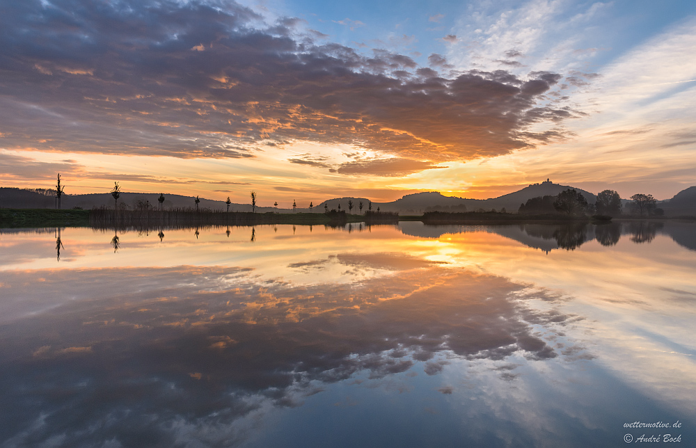 Sonnenaufgang am See