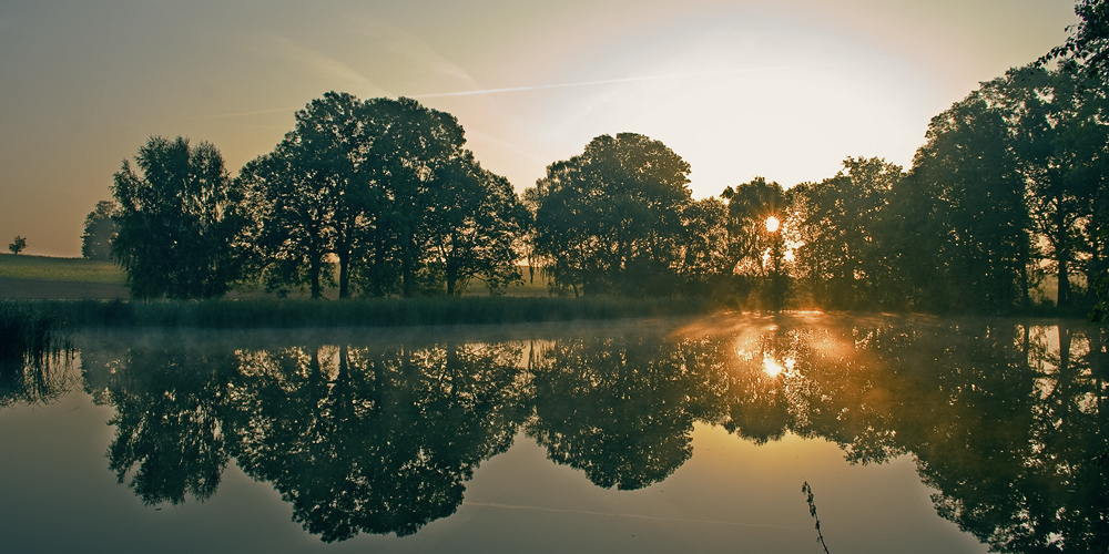 Sonnenaufgang am See