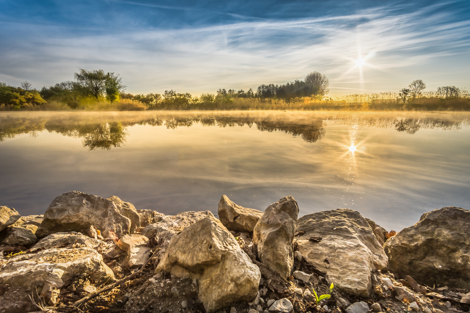 Sonnenaufgang am See