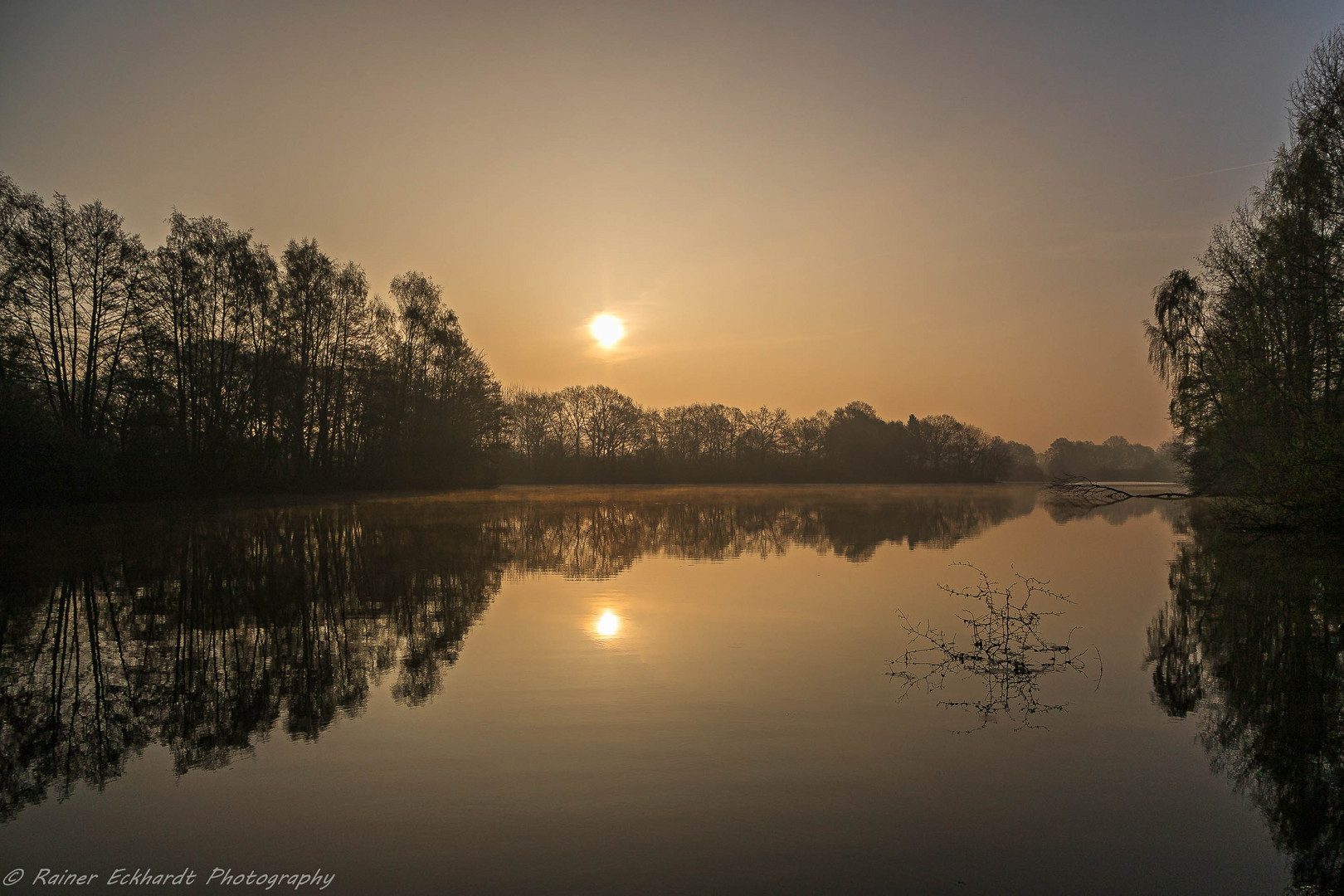 Sonnenaufgang am See 