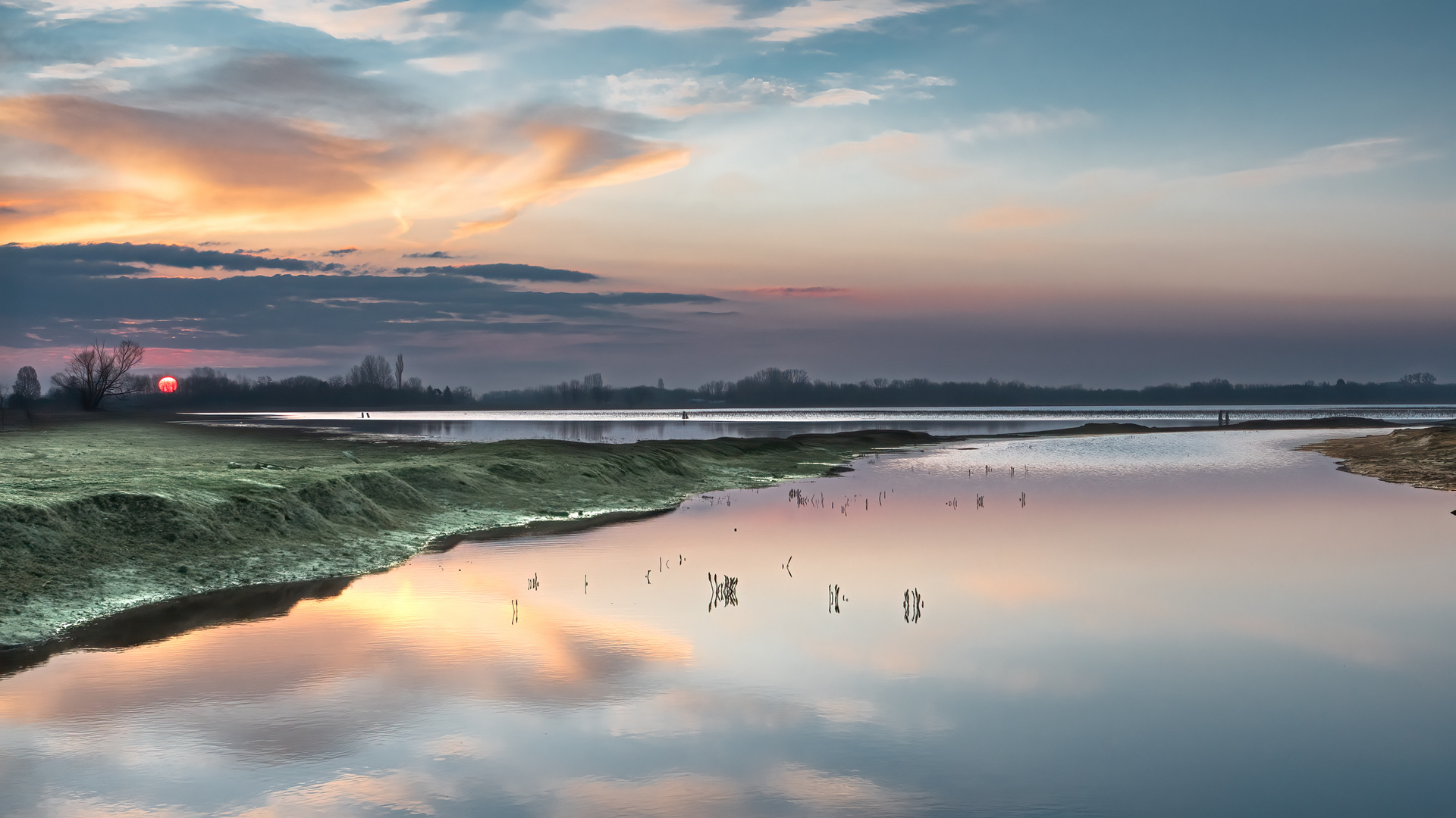 Sonnenaufgang am See