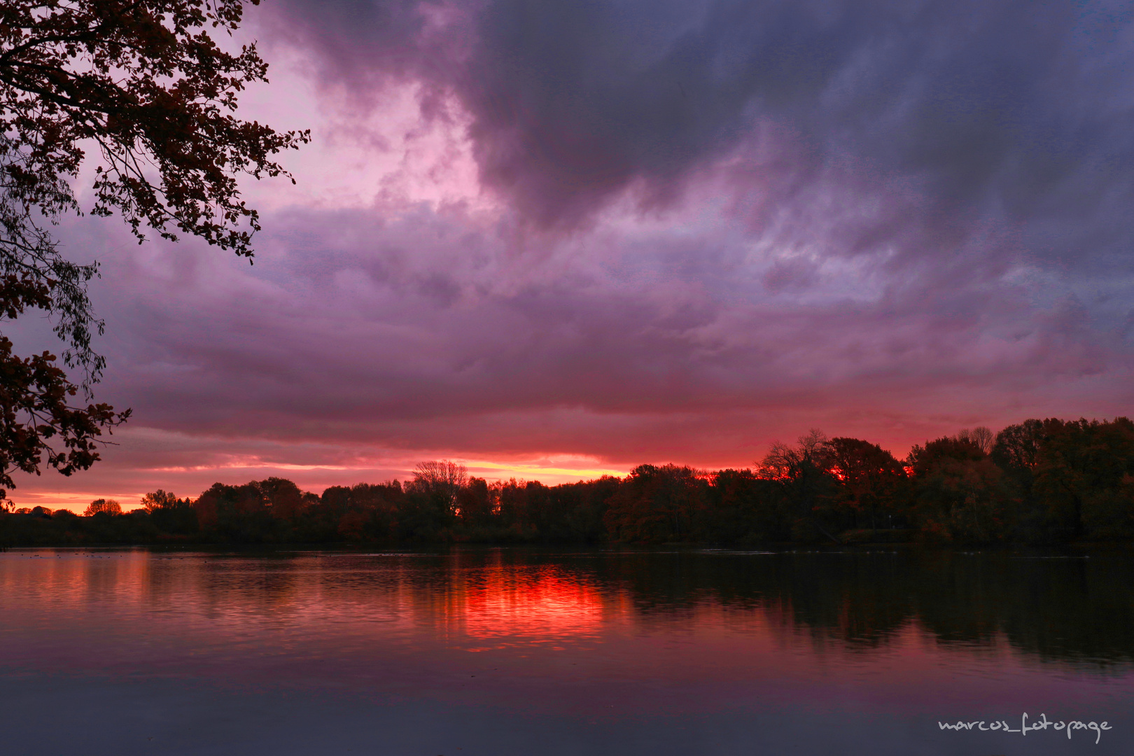 Sonnenaufgang am See