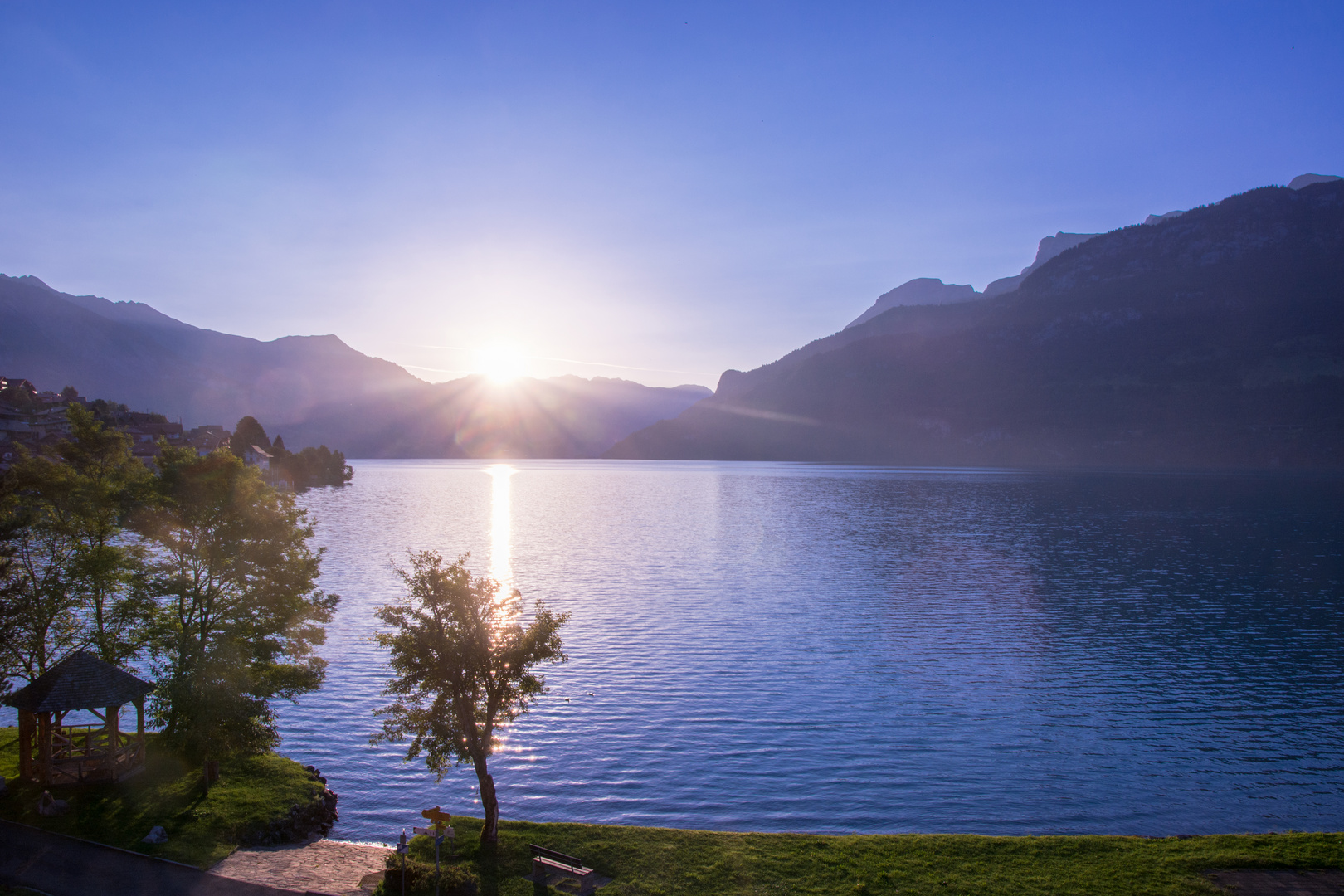 Sonnenaufgang am See