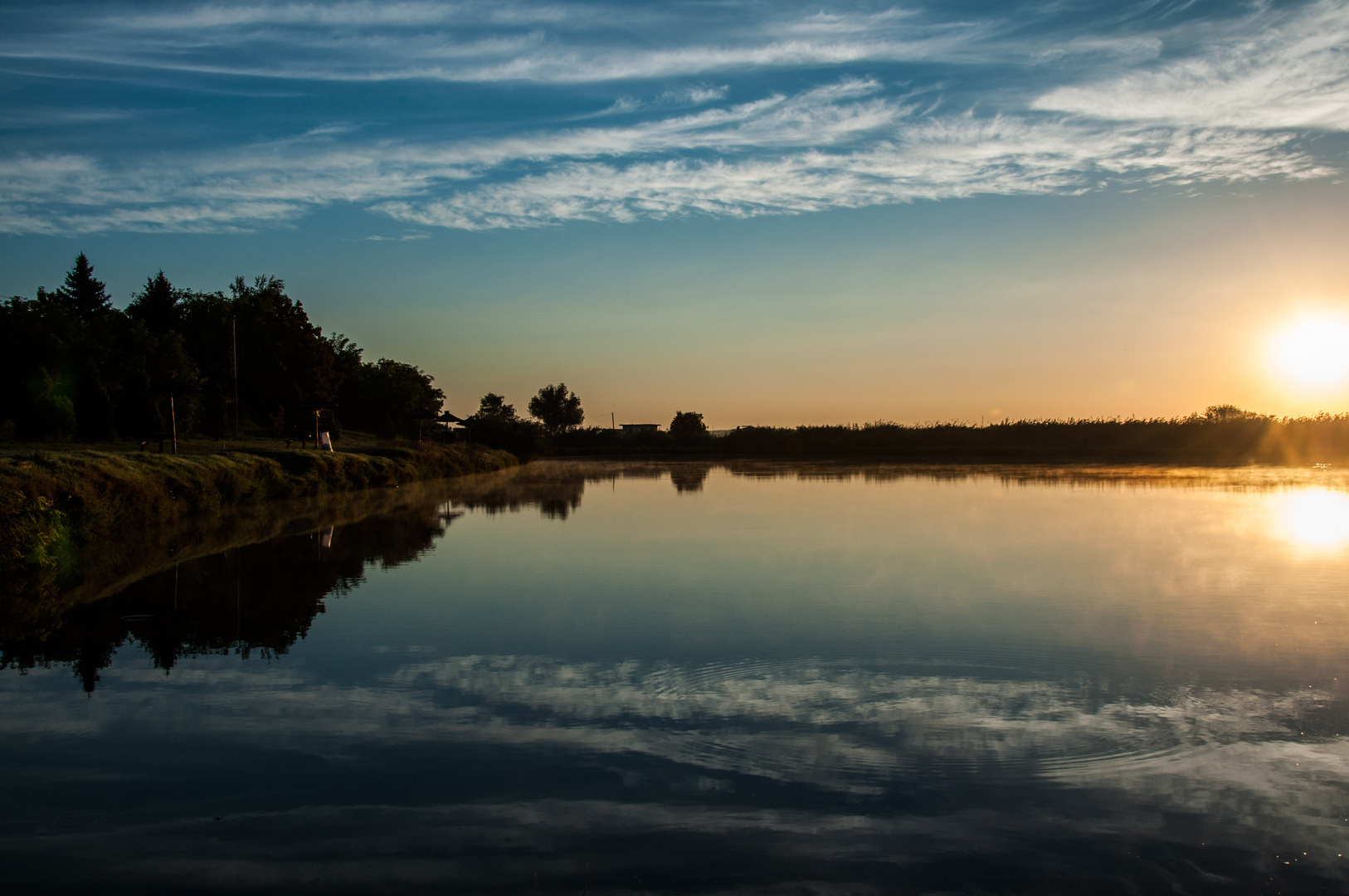 Sonnenaufgang am See