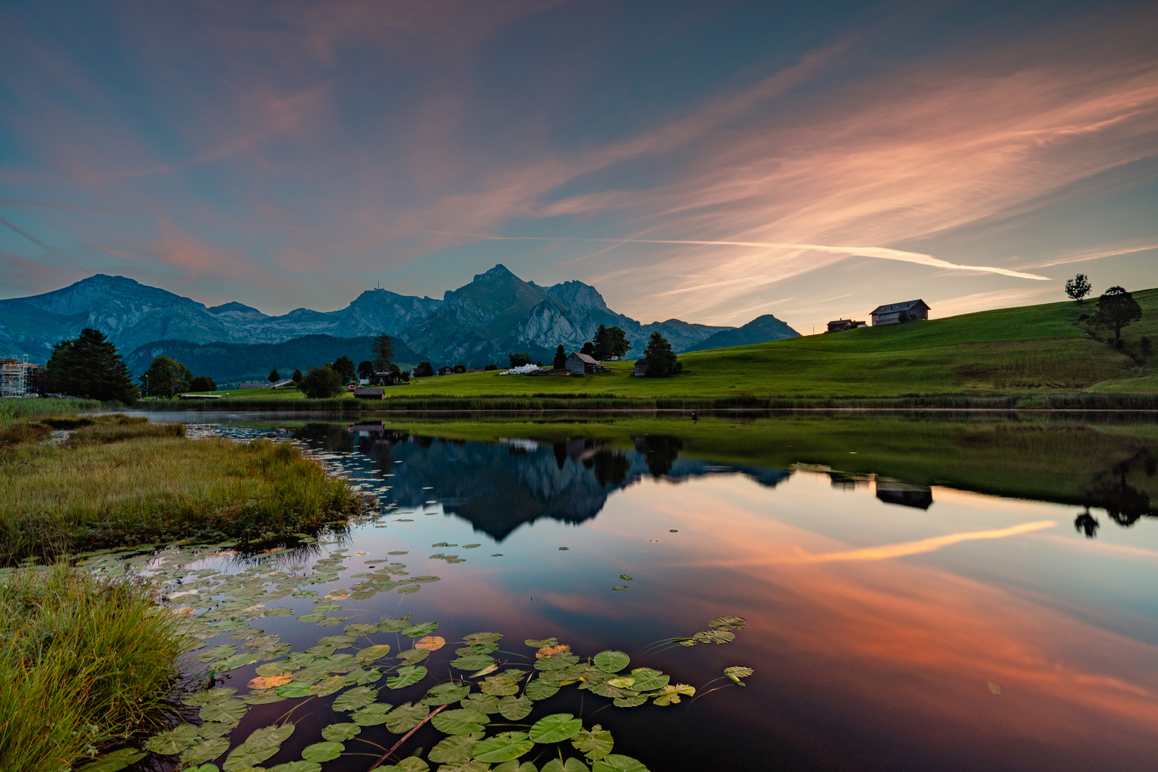 Sonnenaufgang am See in der Schweiz - mit Video