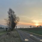 Sonnenaufgang am Sportplatz II (salida del sol en el campo de deportes II)