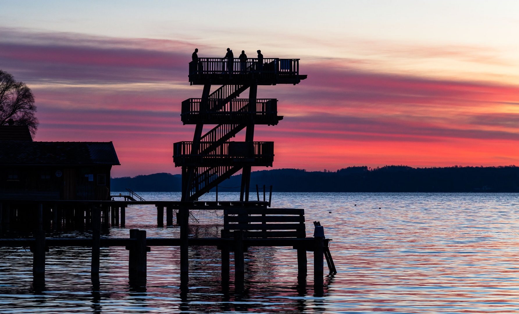 Sonnenaufgang am Sprungturm