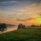 Sonnenaufgang am Stausee