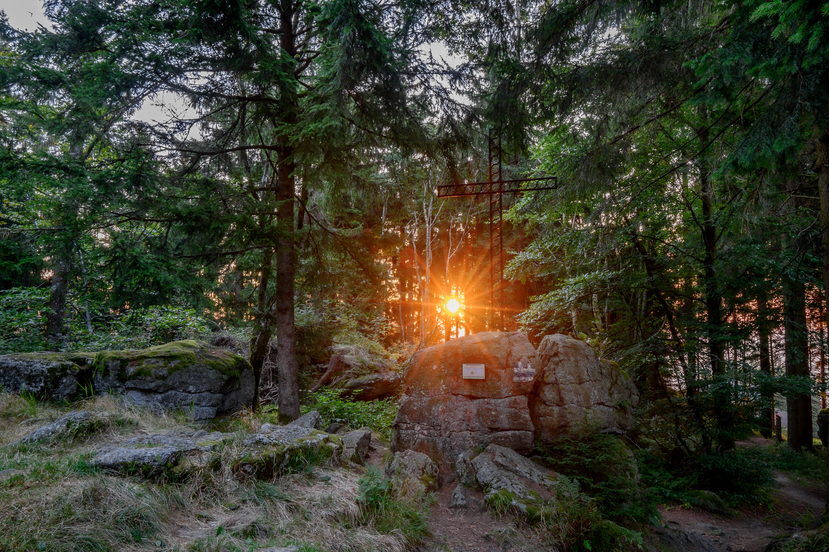 Sonnenaufgang am Sternstein (Gipfelkreuz bei der Sternsteinwarte)