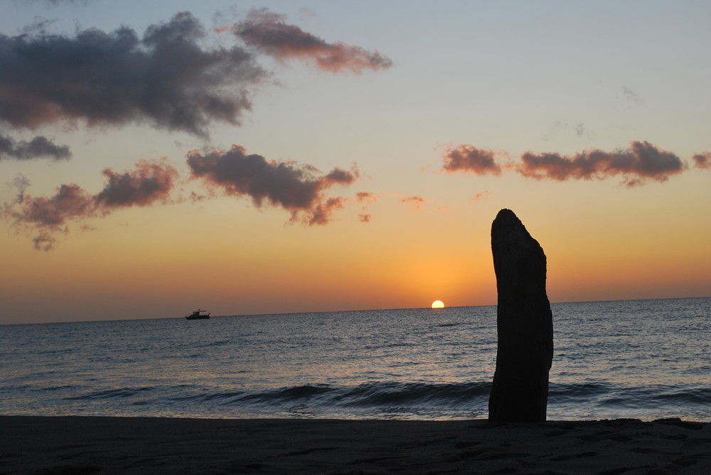 Sonnenaufgang am Strand auf Korsika