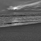 sonnenaufgang am strand von baabe ...