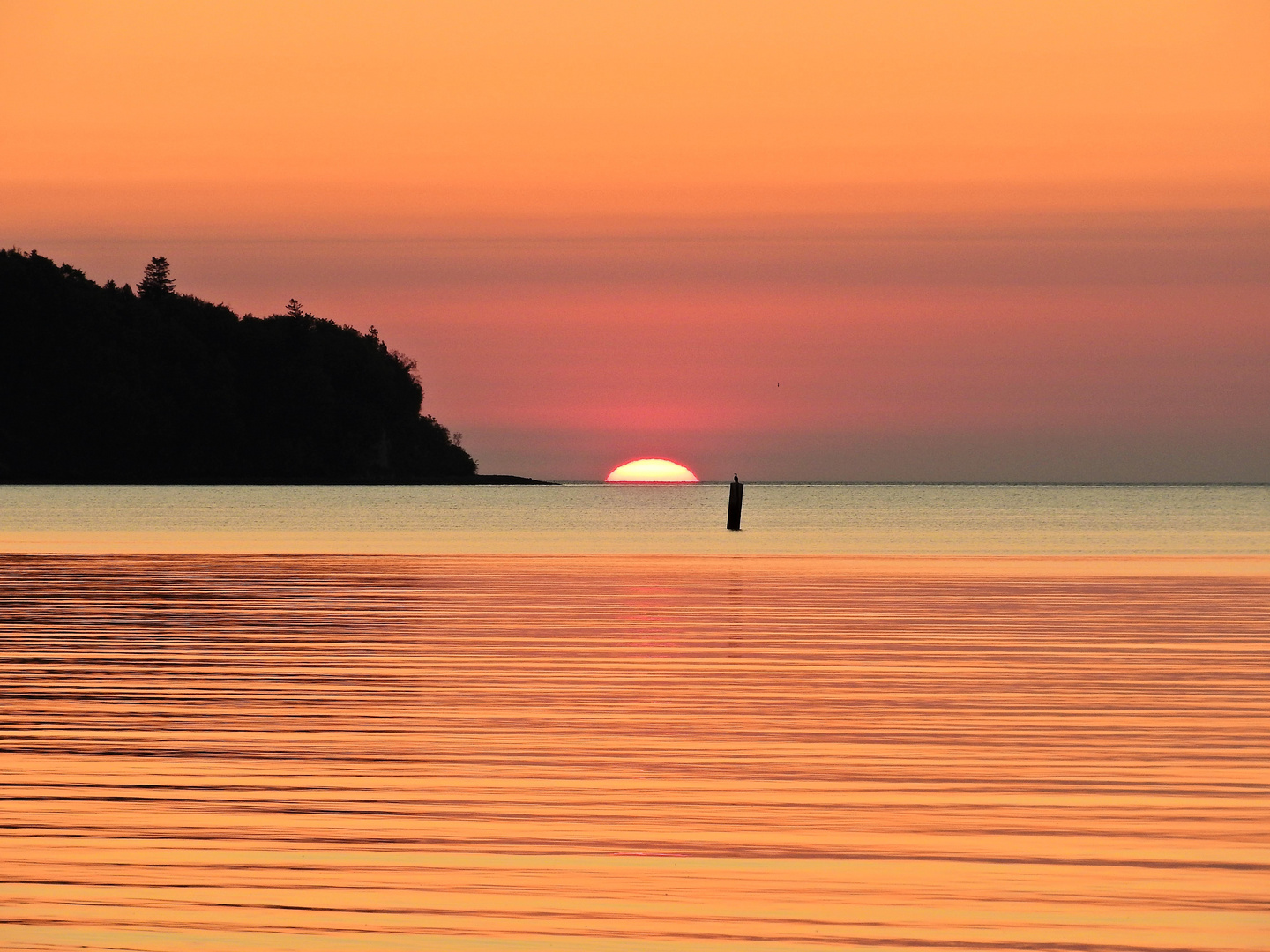 Sonnenaufgang am Strand von Lobbe auf Rügen 