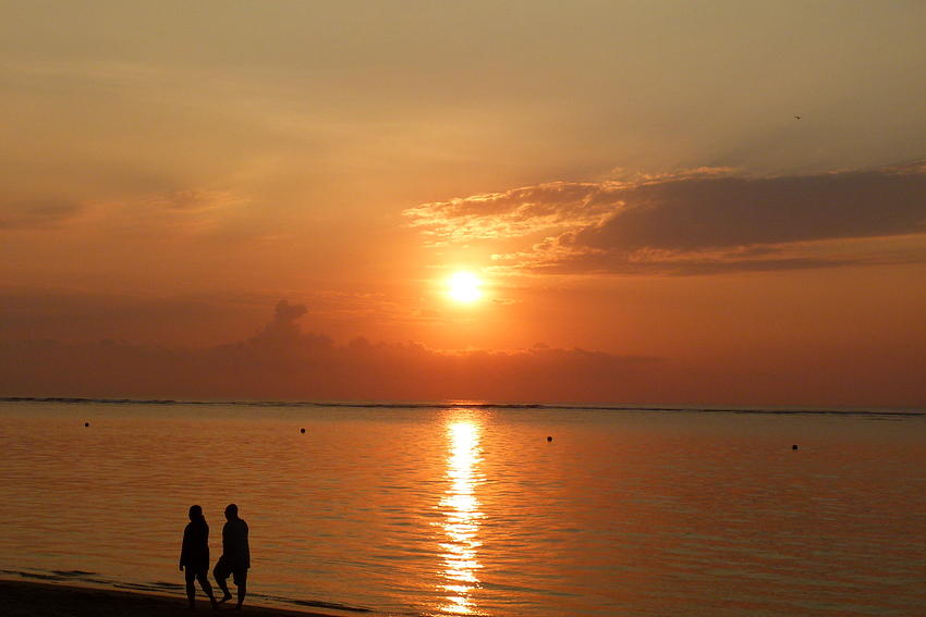 ..Sonnenaufgang am Strand von Sanur..