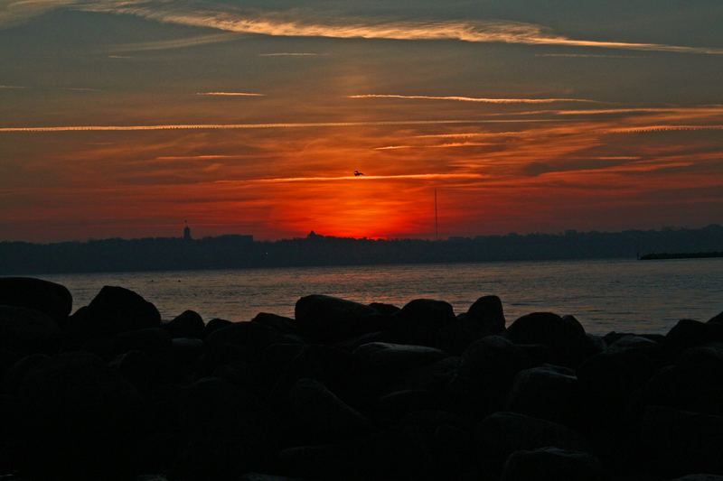 Sonnenaufgang am Strand von Wasserleben