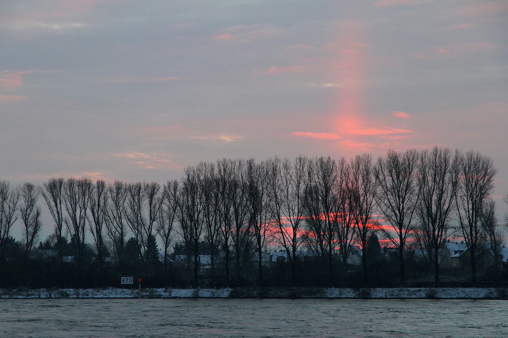 Sonnenaufgang am Stromkilometer 673