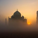 Sonnenaufgang am Taj Mahal