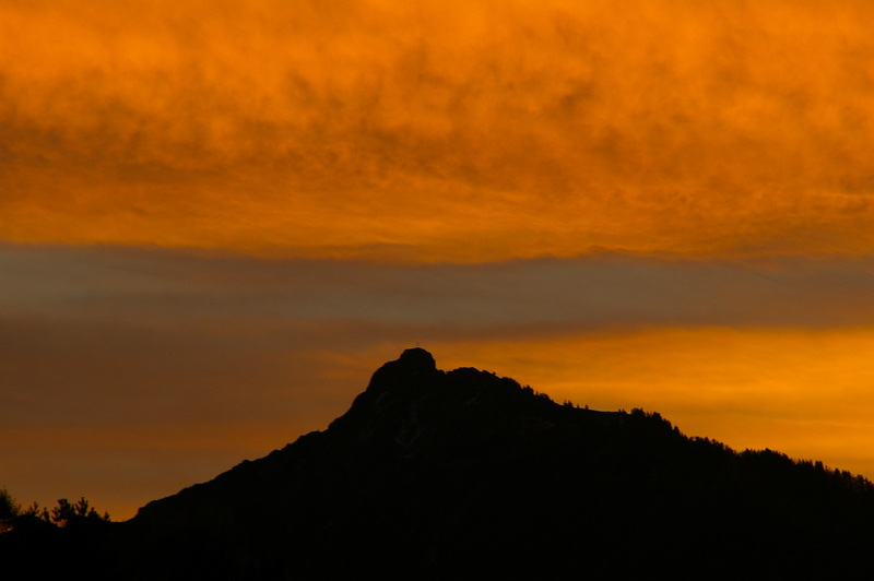 Sonnenaufgang am Tegelberg (der Fön kommt).